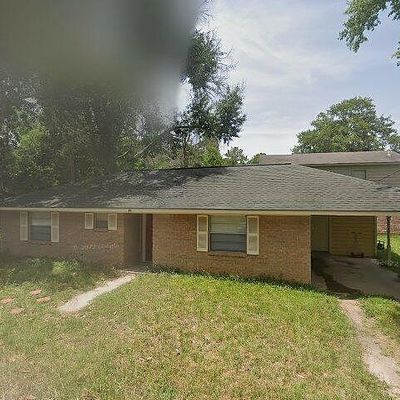 709 Baker St, Huntsville, TX 77340