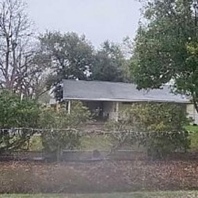 1000 Jones Rd, Highlands, TX 77562