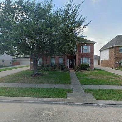 10022 Linenhall Dr, Sugar Land, TX 77498