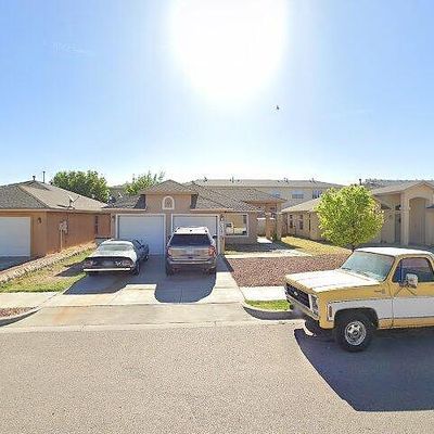 10042 Spotted Eagle Dr, El Paso, TX 79924