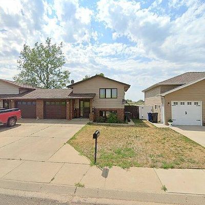 1014 6 Th Ave Se, Dickinson, ND 58601