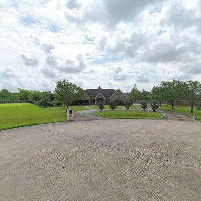 111 Cedar Bend Ct, Dickinson, TX 77539