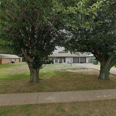 1120 Sycamore Dr, Burkburnett, TX 76354