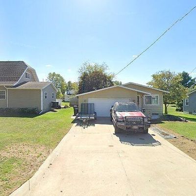 1122 E 3 Rd St, Vinton, IA 52349