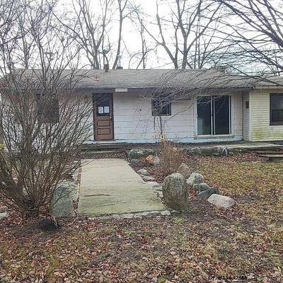 11355 10 Mile Rd Ne, Rockford, MI 49341