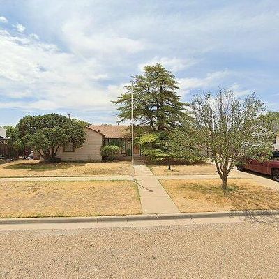 1135 W Lynn St, Slaton, TX 79364