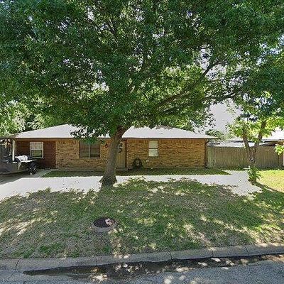 114 Southmeadow Dr, Sanger, TX 76266