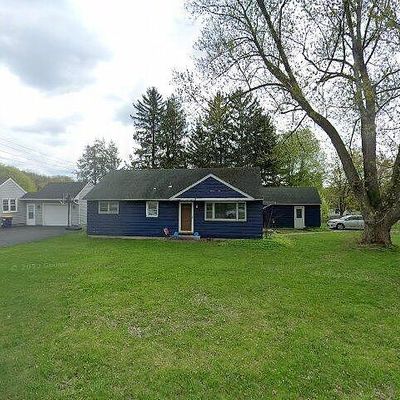 117 Robinhood Ln, Camillus, NY 13031