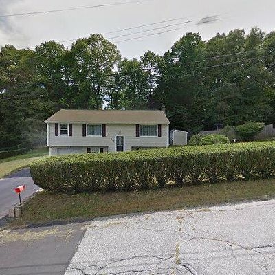 120 Holly Hill Dr, Uncasville, CT 06382