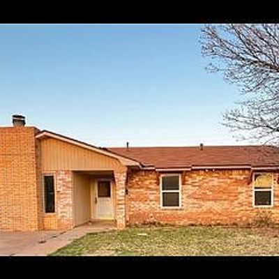 1204 S Cedar St, Brownfield, TX 79316