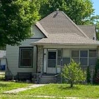 1242 S Garrison Ave, Carthage, MO 64836