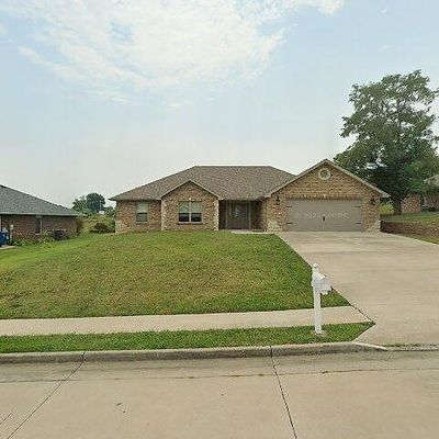 125 Lindenwood Pl, Holts Summit, MO 65043