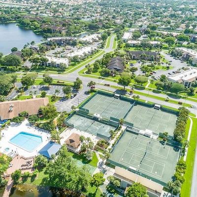 10220 Pine Dr, Boynton Beach, FL 33437