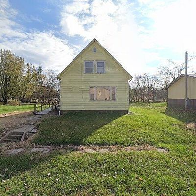 103 Case St, Charlotte, IA 52731