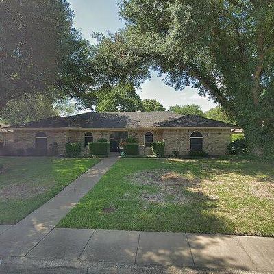 1037 Rosewood Dr, Desoto, TX 75115