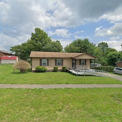 104 Wintergreen Dr, Radcliff, KY 40160
