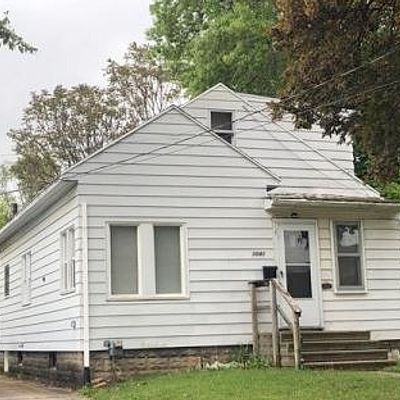 1041 Queen St, Lansing, MI 48915