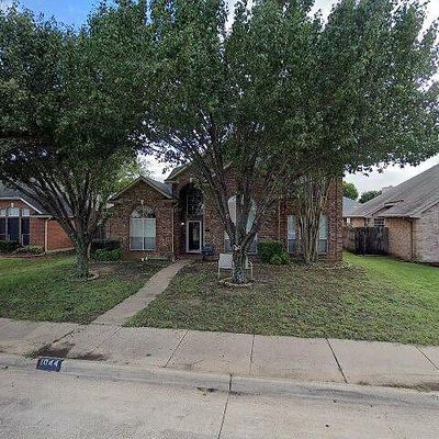 1044 Essex Dr, Cedar Hill, TX 75104