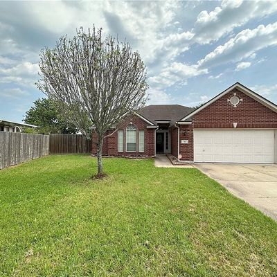 105 Arabian Dr, Victoria, TX 77904