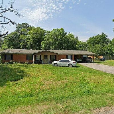 106 Dellbrook Dr, Longview, TX 75604