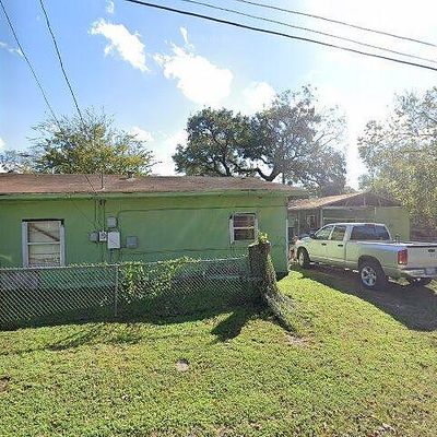 106 Macarthur St, Cuero, TX 77954