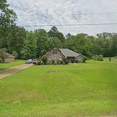 108 Comanche Dr, Terry, MS 39170