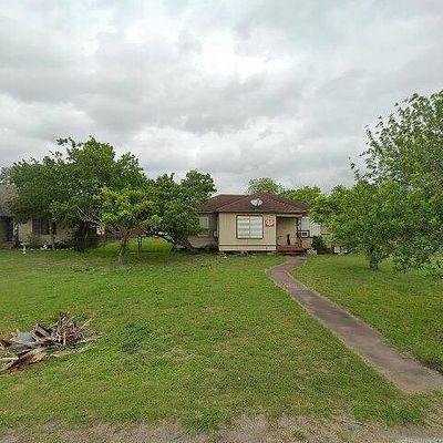 109 E Avenue H, Robstown, TX 78380