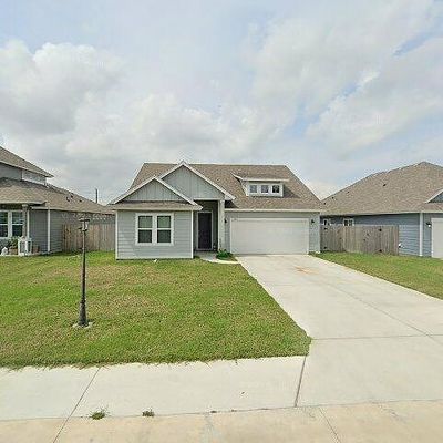 109 Highwood Dr, Rockport, TX 78382