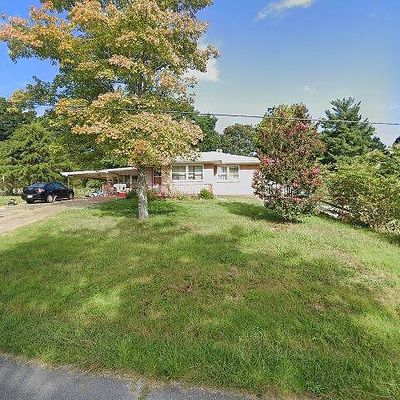 109 Hillside Rd, Hurt, VA 24563