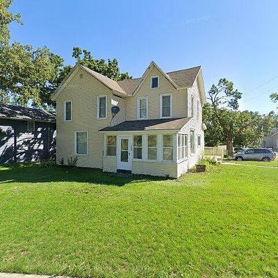 110 Broadway St, Springville, IA 52336