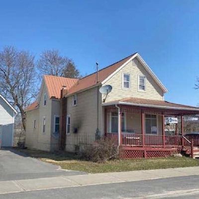 14 Pratt St, Rouses Point, NY 12979