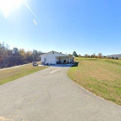 140 Angel Ln, La Follette, TN 37766