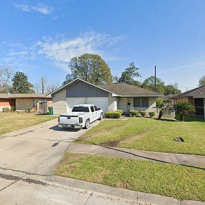 1401 Zapp Ln, Pasadena, TX 77502