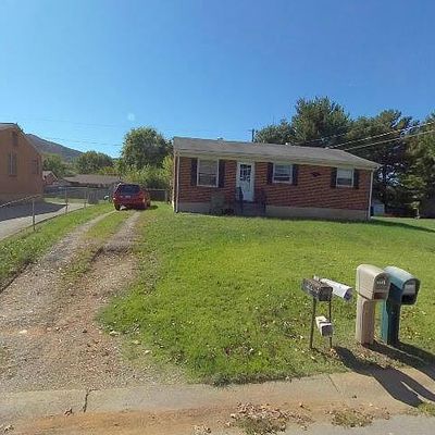 1442 Filson St, Salem, VA 24153