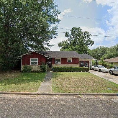 1515 Mustang Dr, Gladewater, TX 75647