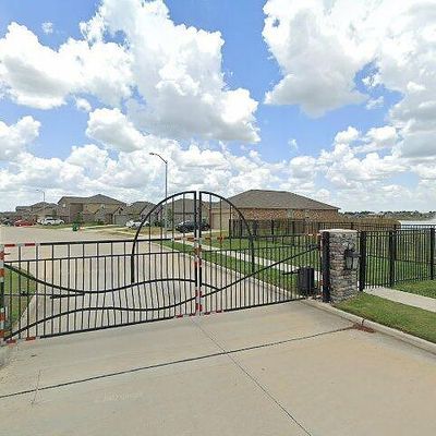 1515 Paradise Found Dr, Rosharon, TX 77583