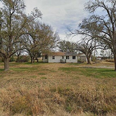 1552 P Rd, Eureka, KS 67045