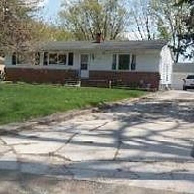 15834 Marilyn Ave, Plymouth, MI 48170