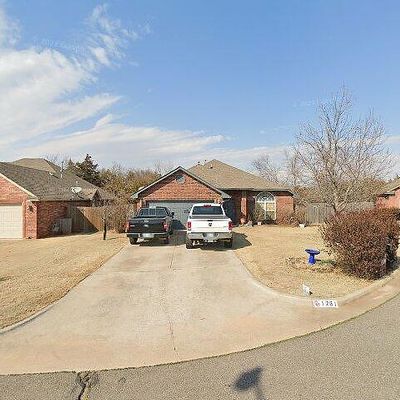 1261 Douglas Cir, Noble, OK 73068