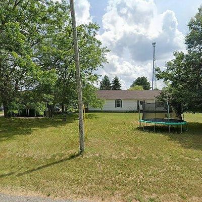 12790 17 Mile Rd, Gowen, MI 49326