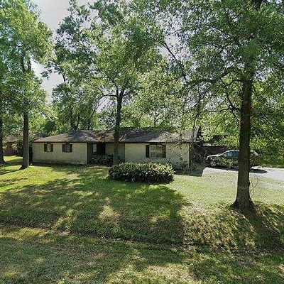 128 Red Bud Ln, Baytown, TX 77520