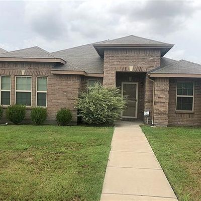 1303 Bluebonnet Ct, Desoto, TX 75115