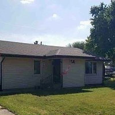 131 Grove St, Canton, KS 67428