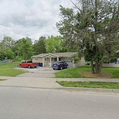 1323 W Congress St, Pacific, MO 63069