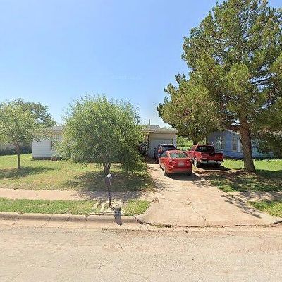 1325 Westover Dr, Anson, TX 79501