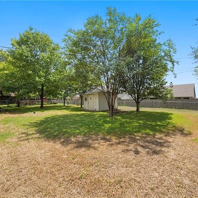 137 Bonham Dr, Hewitt, TX 76643