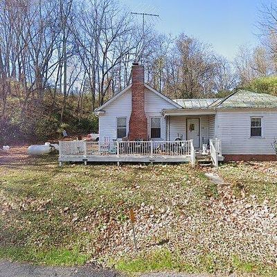 180 Rockfish Rd, Waynesboro, VA 22980