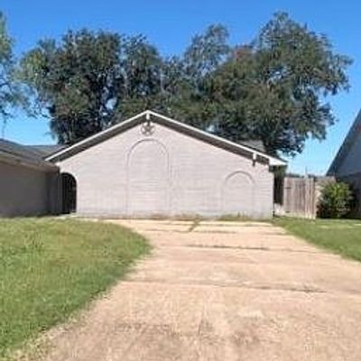 1822 Terrence Dr, Stafford, TX 77477