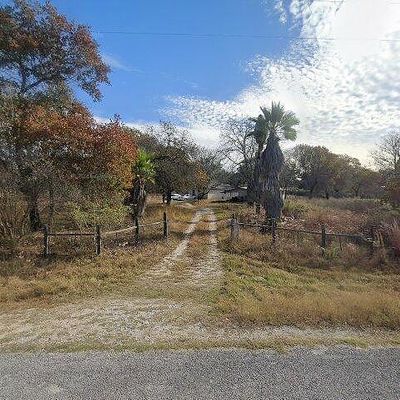 1839 Burr Oak Ln, Adkins, TX 78101