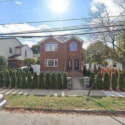 18404 145 Th Ave, Springfield Gardens, NY 11413